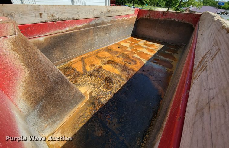 image for item IF9814 2015 Freightliner 108SD  dump truck