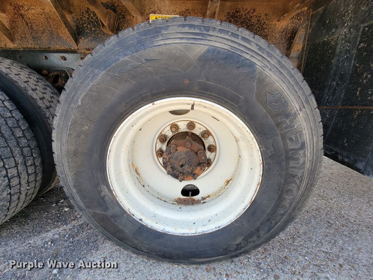 image for item IF9814 2015 Freightliner 108SD  dump truck