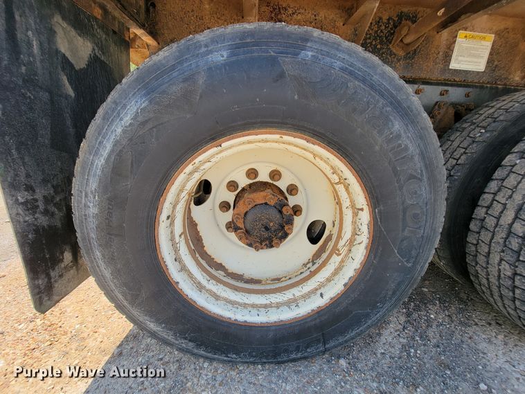 image for item IF9814 2015 Freightliner 108SD  dump truck