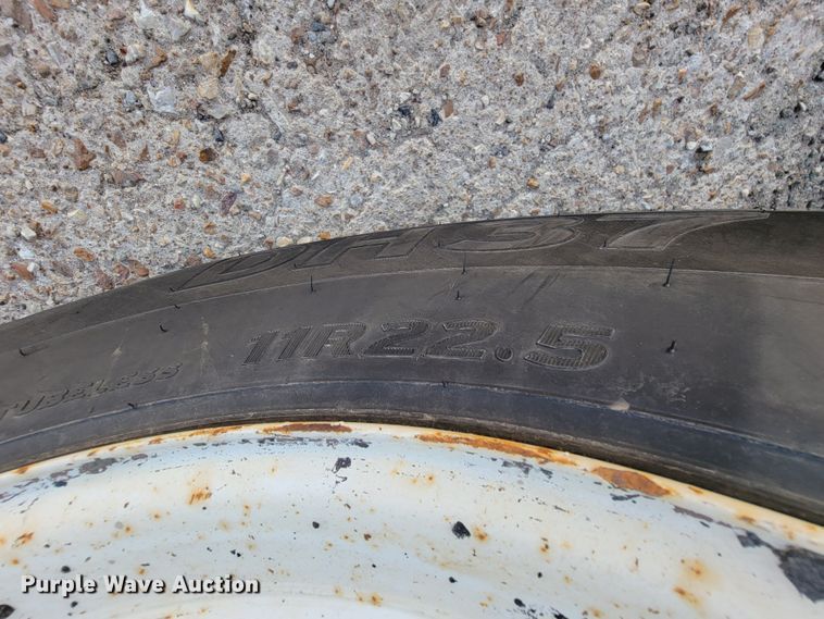 image for item IF9814 2015 Freightliner 108SD  dump truck