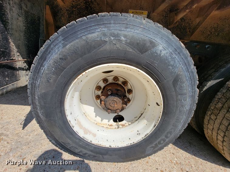 image for item IF9814 2015 Freightliner 108SD  dump truck