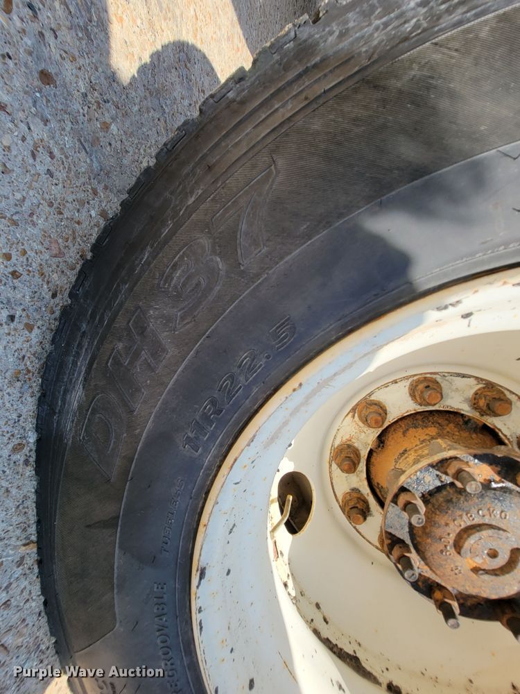 image for item IF9814 2015 Freightliner 108SD  dump truck