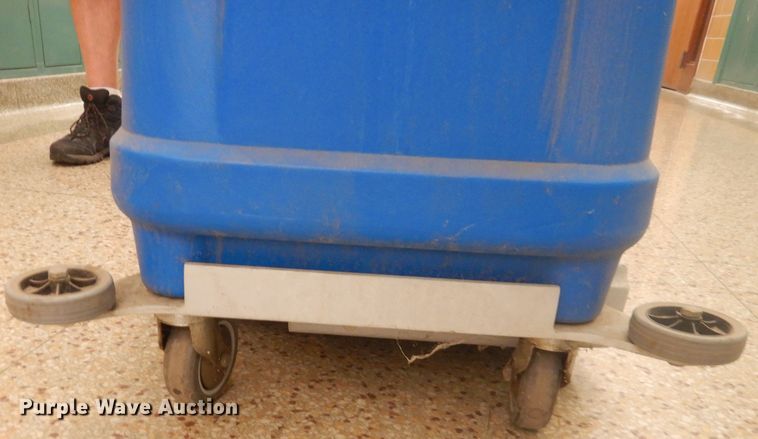 image for item IJ9396 Floor buffers / cleaner