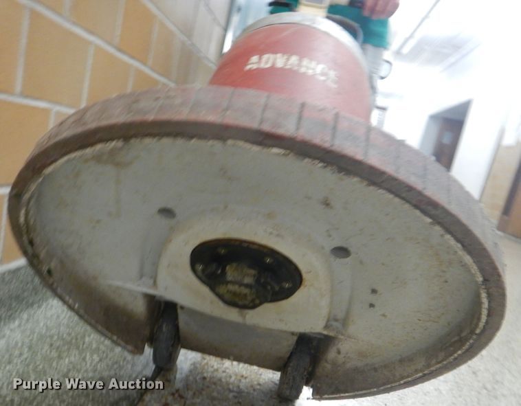 image for item IJ9396 Floor buffers / cleaner