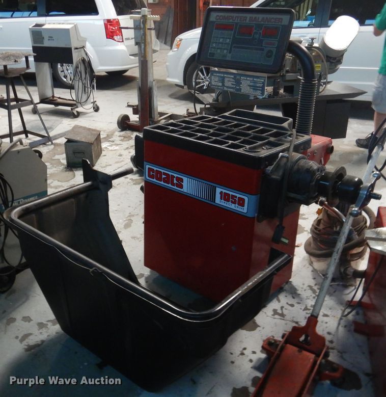 image for item IJ9400 Coats 1050 tire balancer