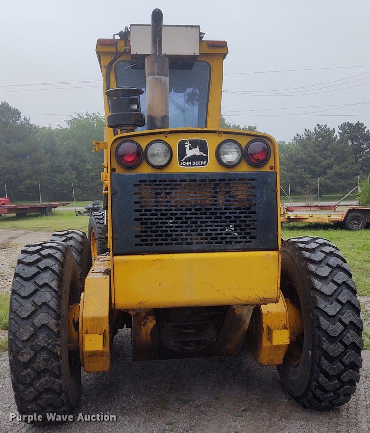 image for item IK9309 1979 John Deere 670A  motor grader