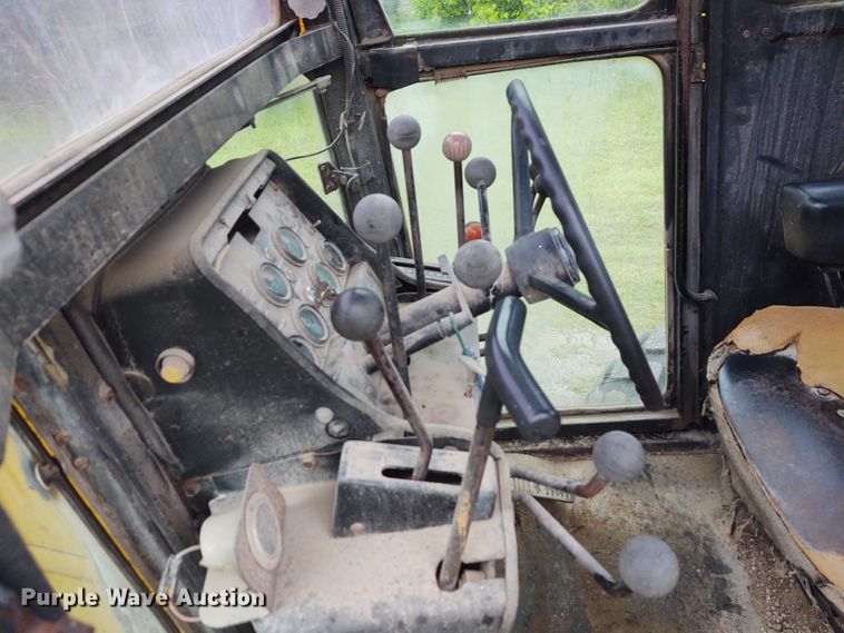 image for item IK9309 1979 John Deere 670A  motor grader