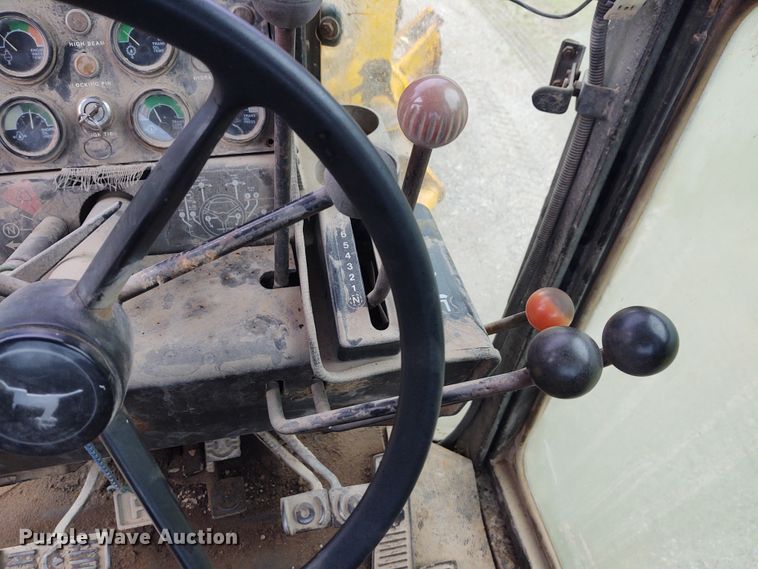 image for item IK9309 1979 John Deere 670A  motor grader