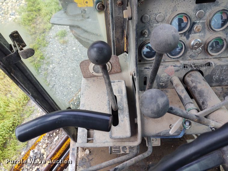 image for item IK9309 1979 John Deere 670A  motor grader