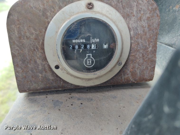 image for item IK9309 1979 John Deere 670A  motor grader