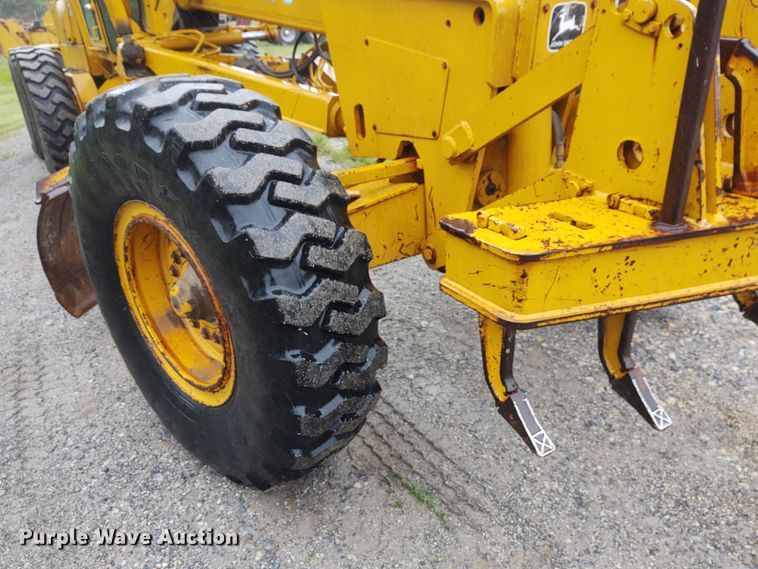 image for item IK9309 1979 John Deere 670A  motor grader