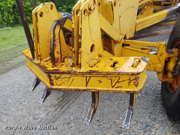 image for item IK9309 1979 John Deere 670A  motor grader