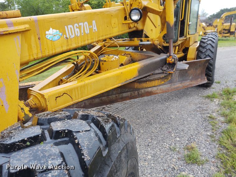image for item IK9309 1979 John Deere 670A  motor grader