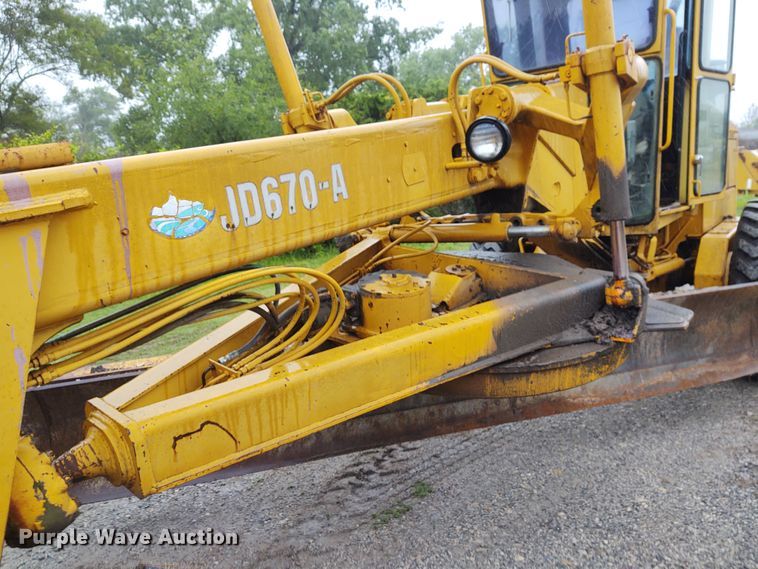 image for item IK9309 1979 John Deere 670A  motor grader