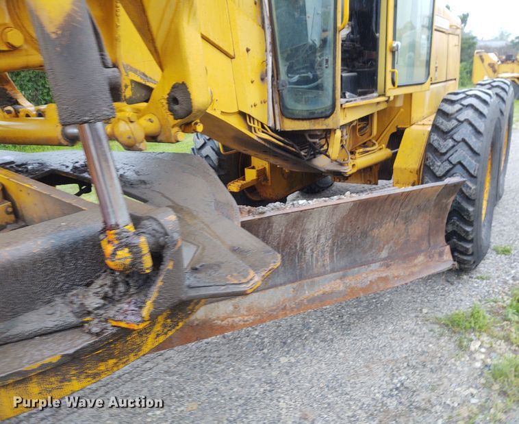 image for item IK9309 1979 John Deere 670A  motor grader