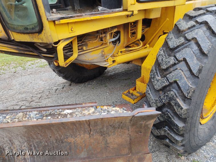 image for item IK9309 1979 John Deere 670A  motor grader