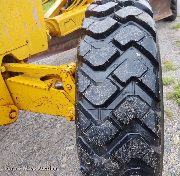 image for item IK9309 1979 John Deere 670A  motor grader