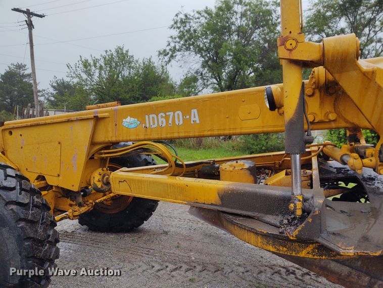 image for item IK9309 1979 John Deere 670A  motor grader