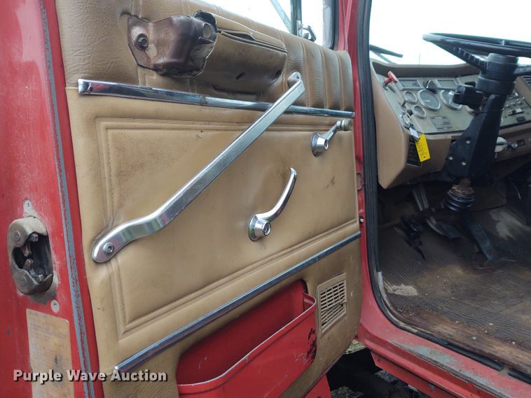 image for item IK9311 1990 Ford L8000  dump truck