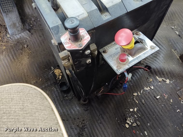 image for item IK9311 1990 Ford L8000  dump truck