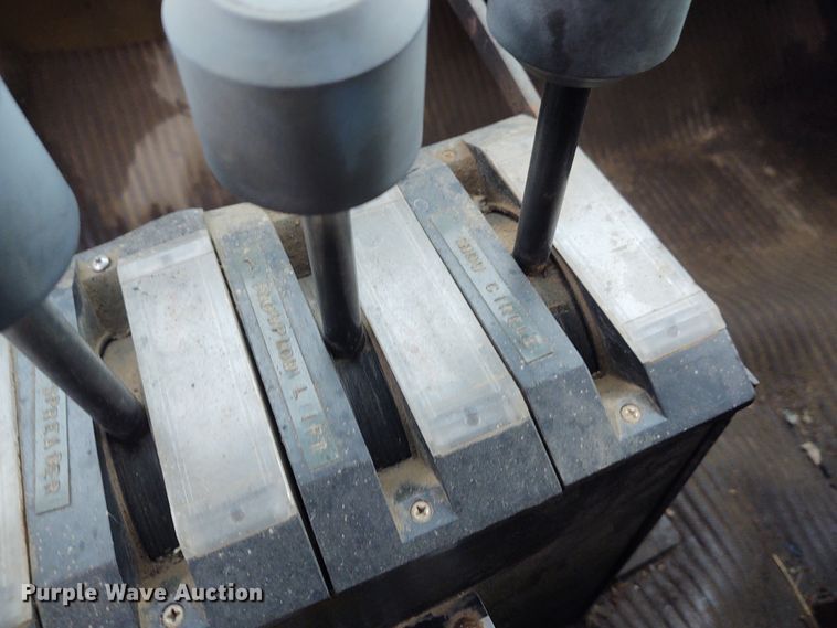 image for item IK9311 1990 Ford L8000  dump truck