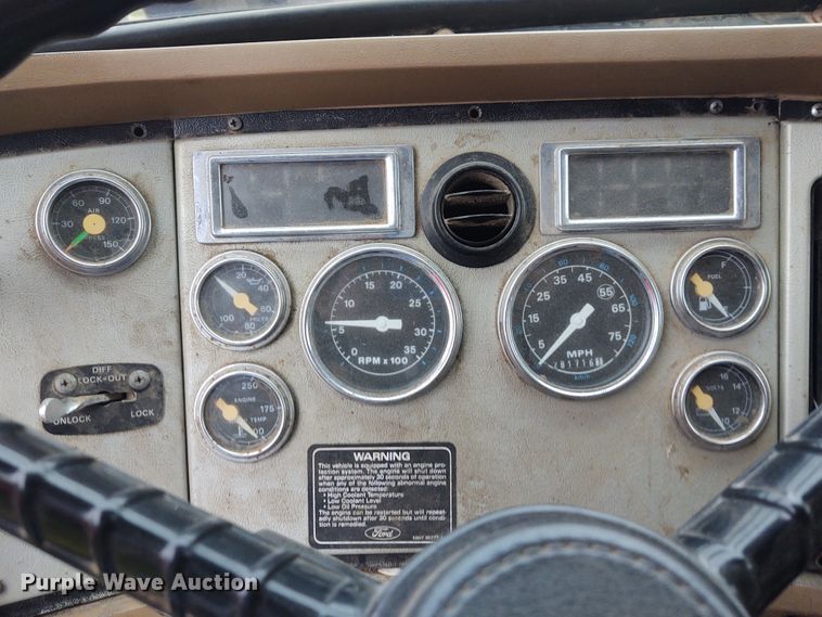 image for item IK9311 1990 Ford L8000  dump truck