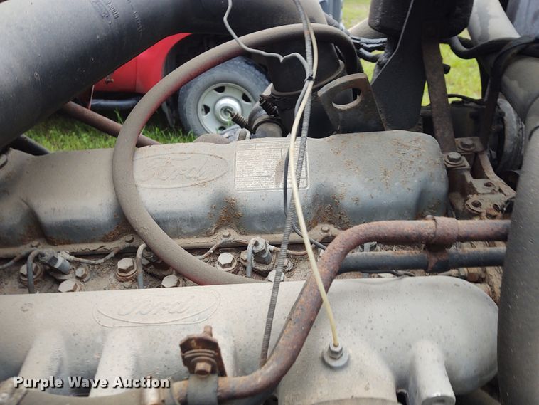 image for item IK9311 1990 Ford L8000  dump truck