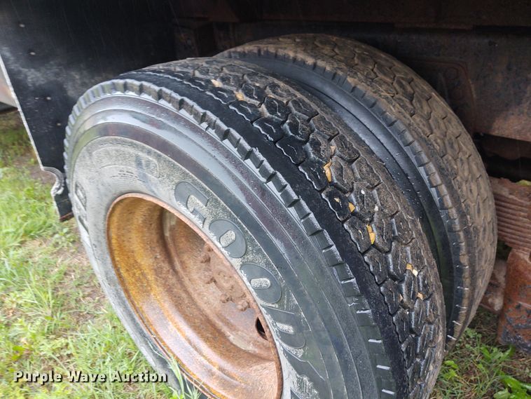 image for item IK9311 1990 Ford L8000  dump truck