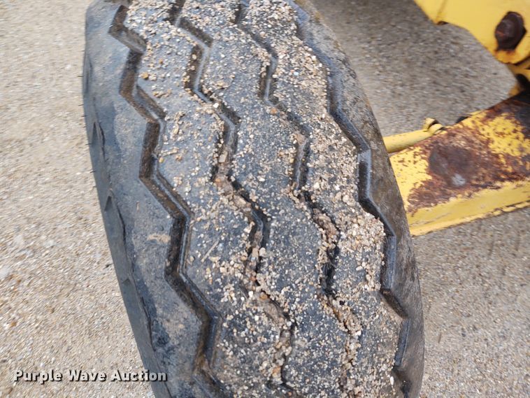 image for item IK9315 Ford 555C  backhoe