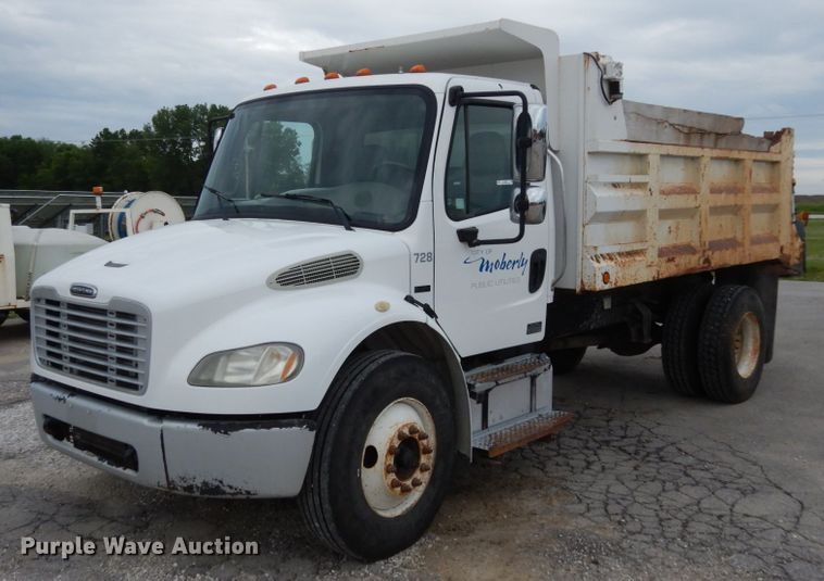 image for item IL9430 2006 Freightliner Business Class M2  dump truck