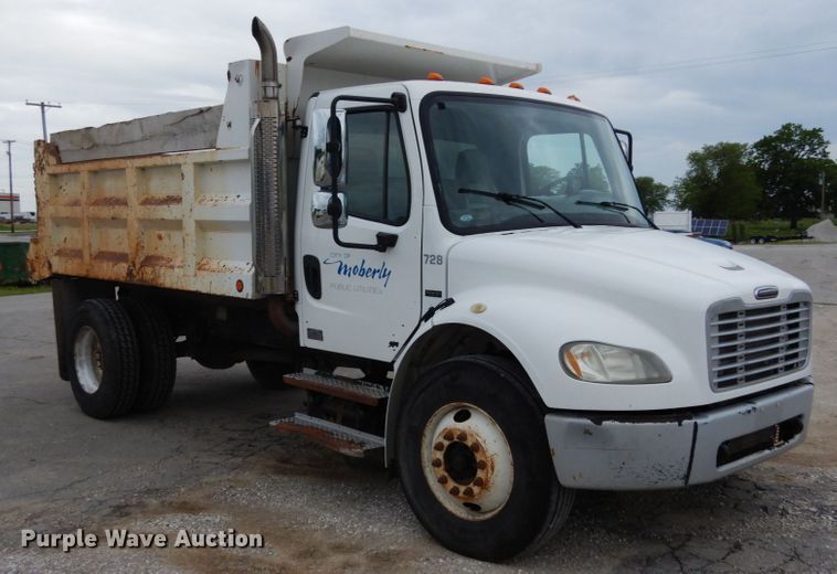 image for item IL9430 2006 Freightliner Business Class M2  dump truck