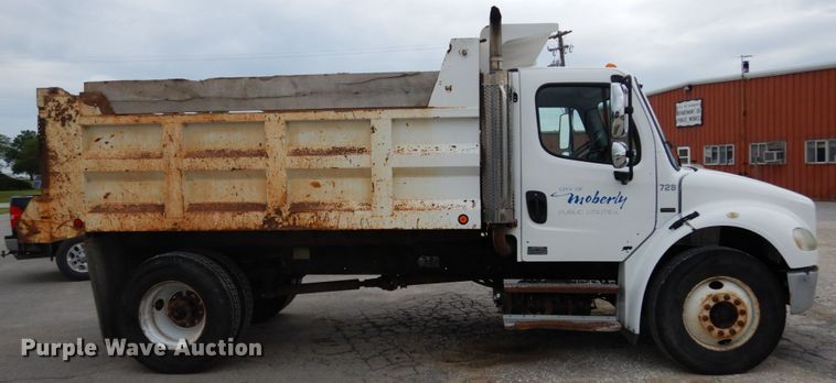 image for item IL9430 2006 Freightliner Business Class M2  dump truck