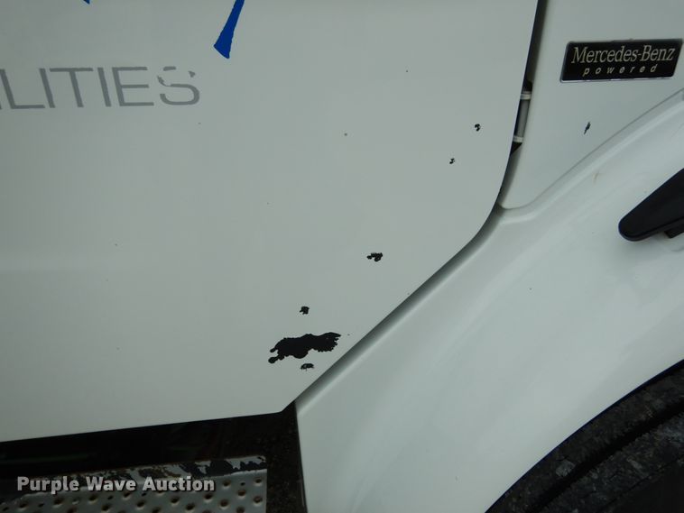 image for item IL9430 2006 Freightliner Business Class M2  dump truck