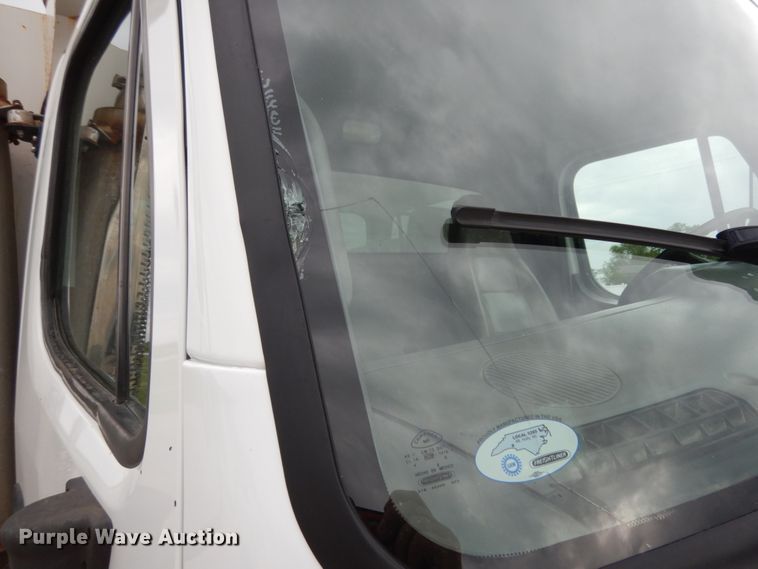 image for item IL9430 2006 Freightliner Business Class M2  dump truck