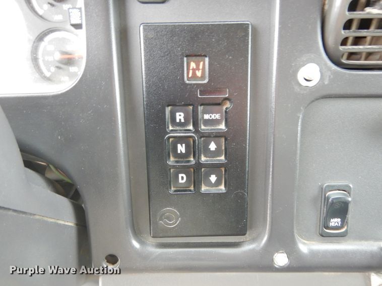 image for item IL9430 2006 Freightliner Business Class M2  dump truck