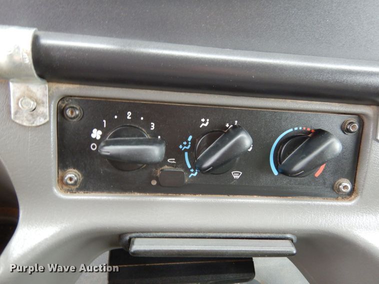 image for item IL9430 2006 Freightliner Business Class M2  dump truck