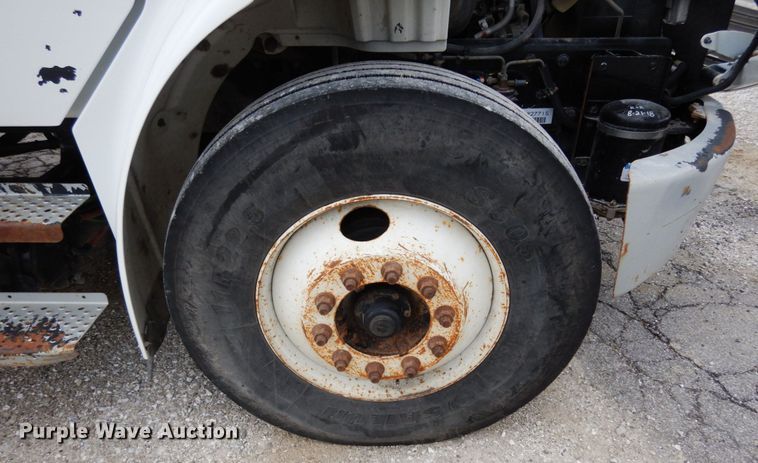 image for item IL9430 2006 Freightliner Business Class M2  dump truck