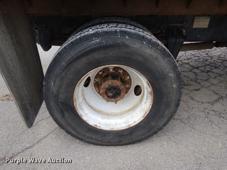 image for item IL9430 2006 Freightliner Business Class M2  dump truck