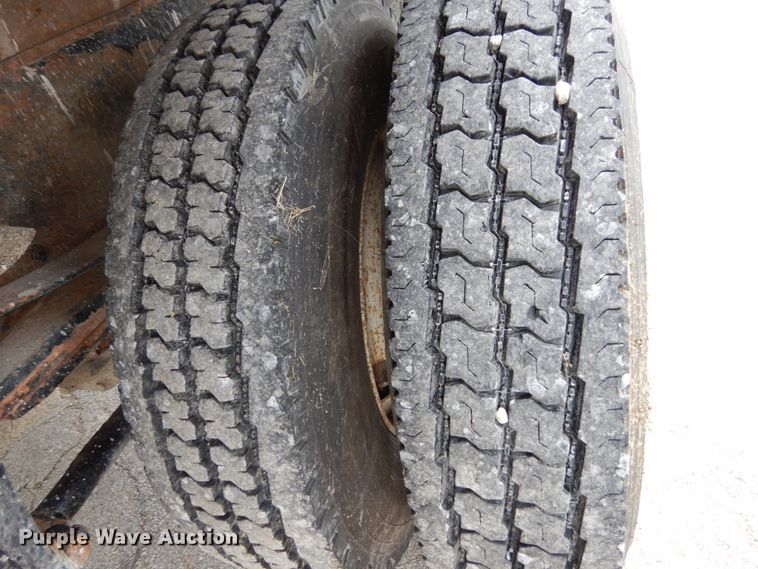 image for item IL9430 2006 Freightliner Business Class M2  dump truck