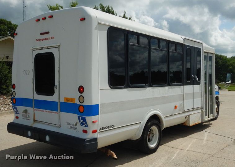 image for item IL9490 2006 Ford Econline E450 Super Duty  Aerotech shuttle bus