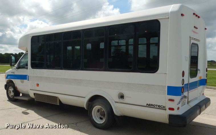 image for item IL9490 2006 Ford Econline E450 Super Duty  Aerotech shuttle bus