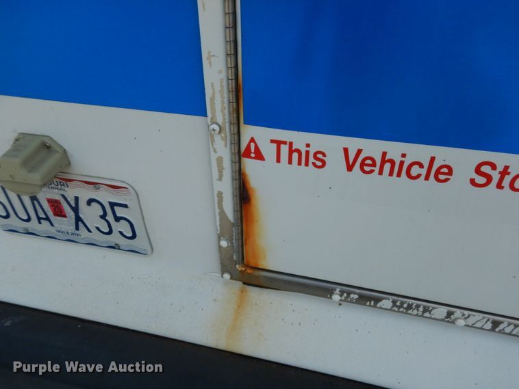 image for item IL9490 2006 Ford Econline E450 Super Duty  Aerotech shuttle bus