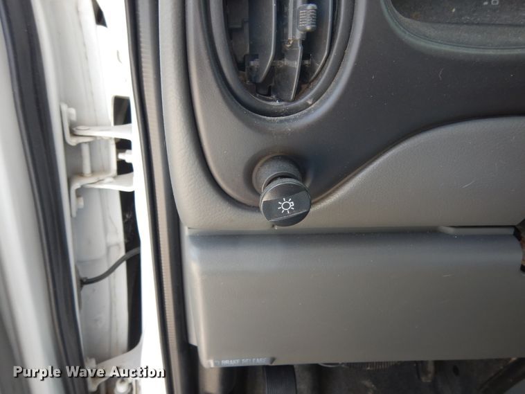 image for item IL9490 2006 Ford Econline E450 Super Duty  Aerotech shuttle bus