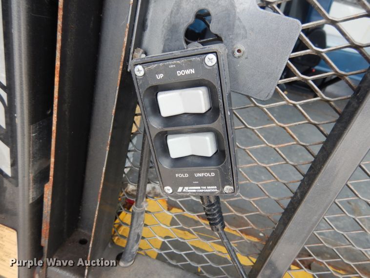 image for item IL9490 2006 Ford Econline E450 Super Duty  Aerotech shuttle bus