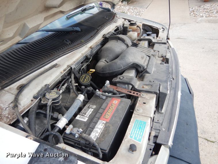 image for item IL9490 2006 Ford Econline E450 Super Duty  Aerotech shuttle bus