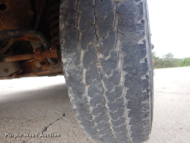 image for item IL9490 2006 Ford Econline E450 Super Duty  Aerotech shuttle bus