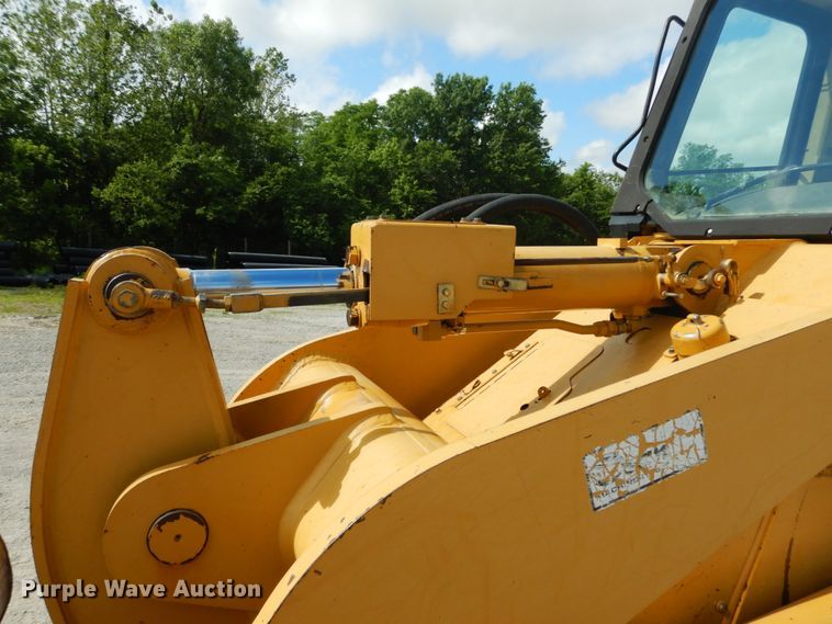 image for item IL9492 1997 Caterpillar 953C  track loader