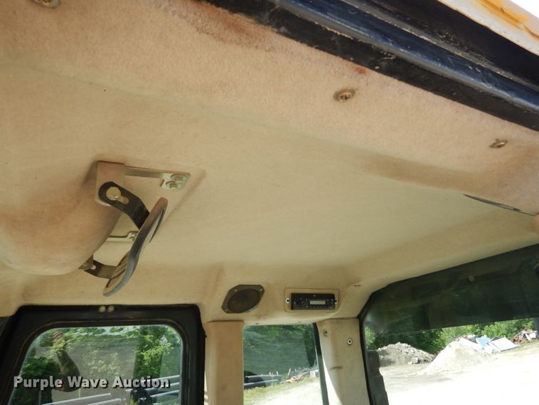 image for item IL9492 1997 Caterpillar 953C  track loader