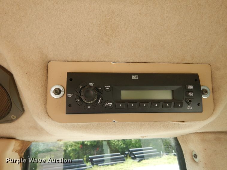 image for item IL9492 1997 Caterpillar 953C  track loader