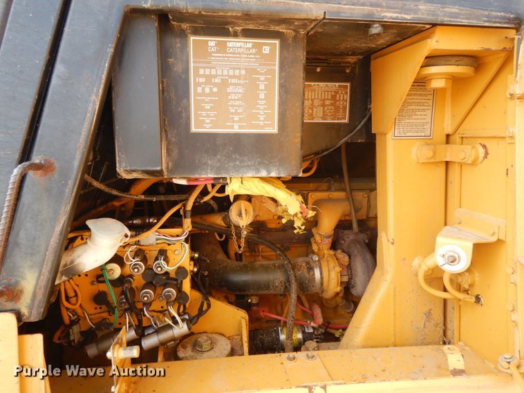 image for item IL9492 1997 Caterpillar 953C  track loader